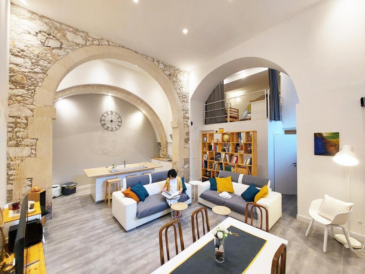 דירות סירקוזה Double Loft מראה חיצוני תמונה