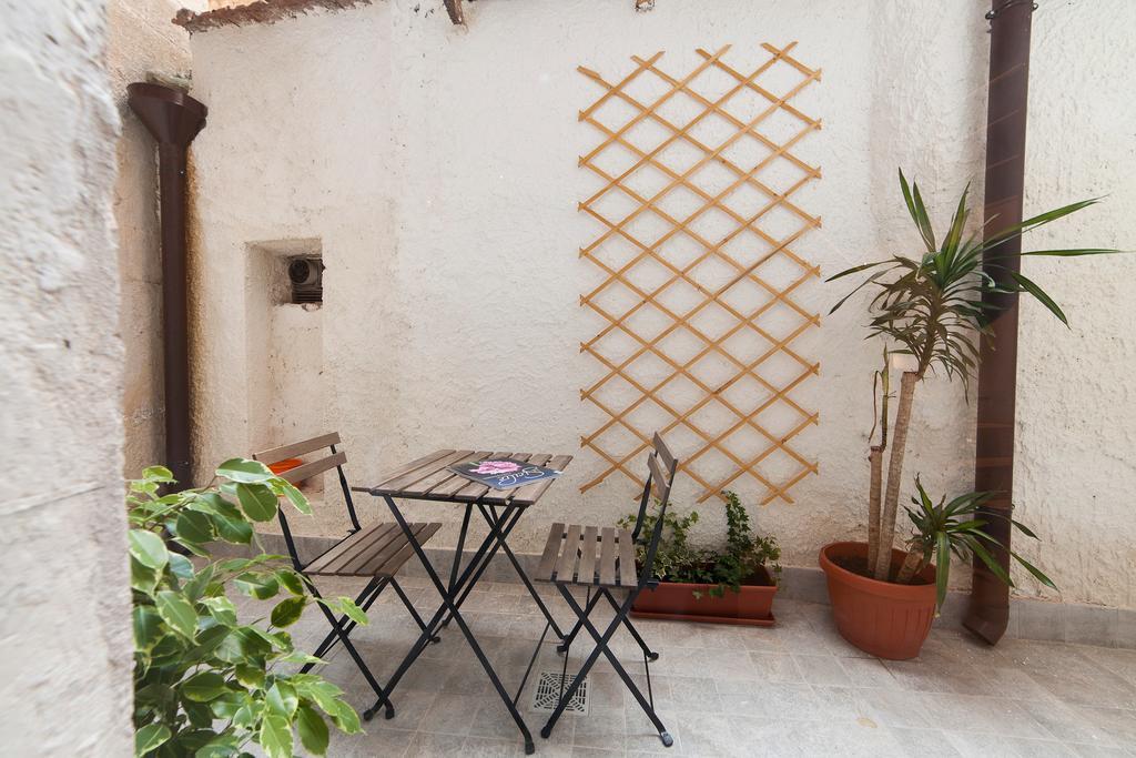 דירות סירקוזה Double Loft מראה חיצוני תמונה